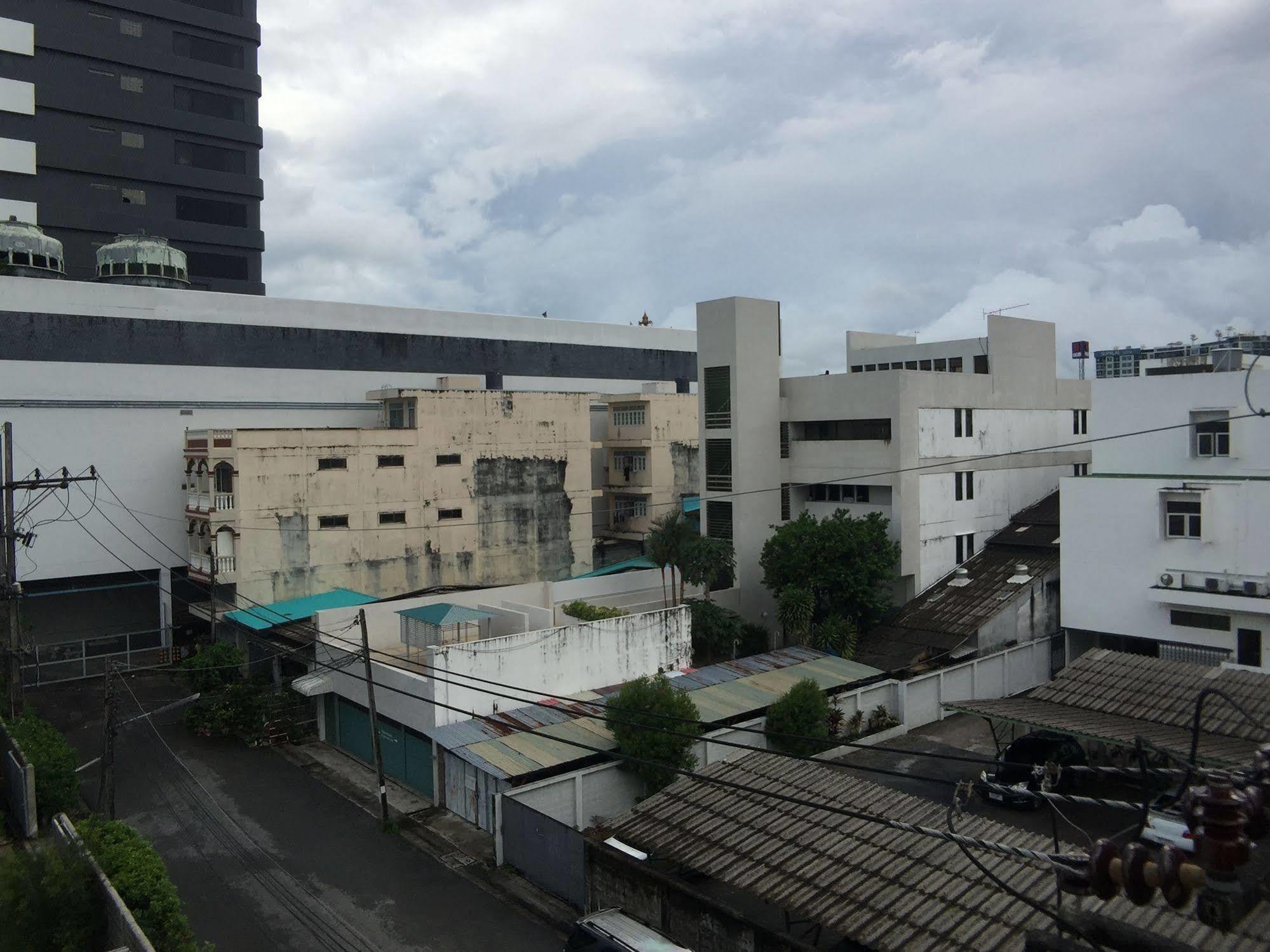Ekkamon Apartment Phuket Esterno foto