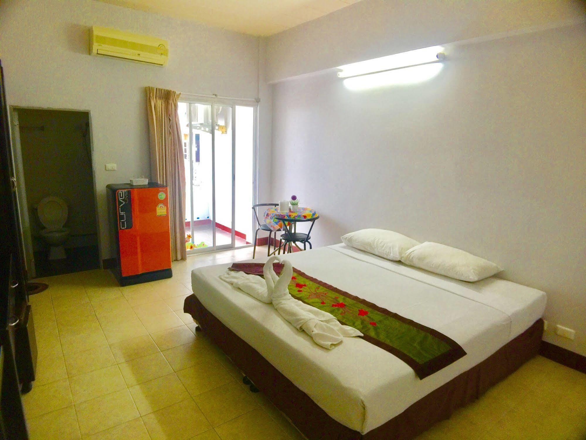 Ekkamon Apartment Phuket Esterno foto