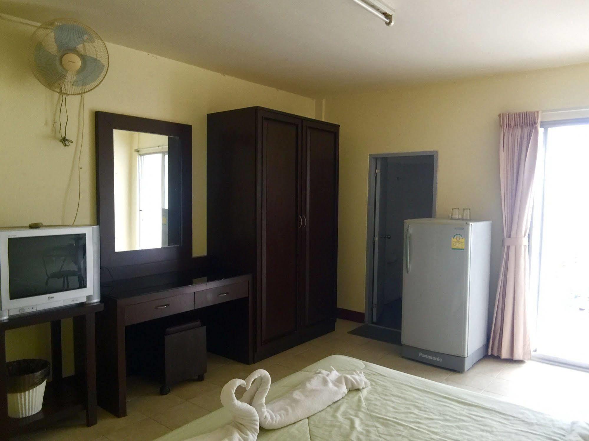 Ekkamon Apartment Phuket Esterno foto