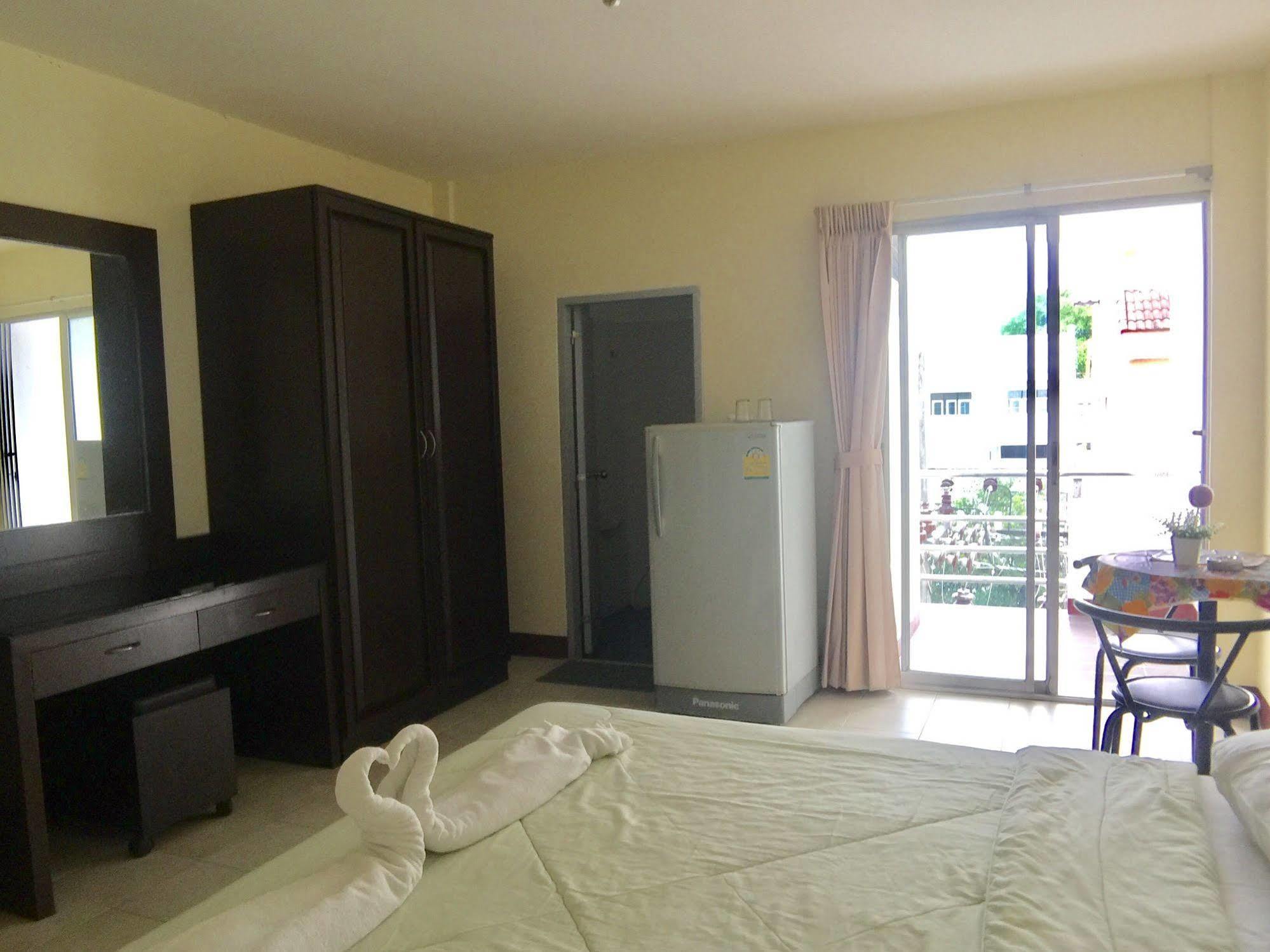 Ekkamon Apartment Phuket Esterno foto