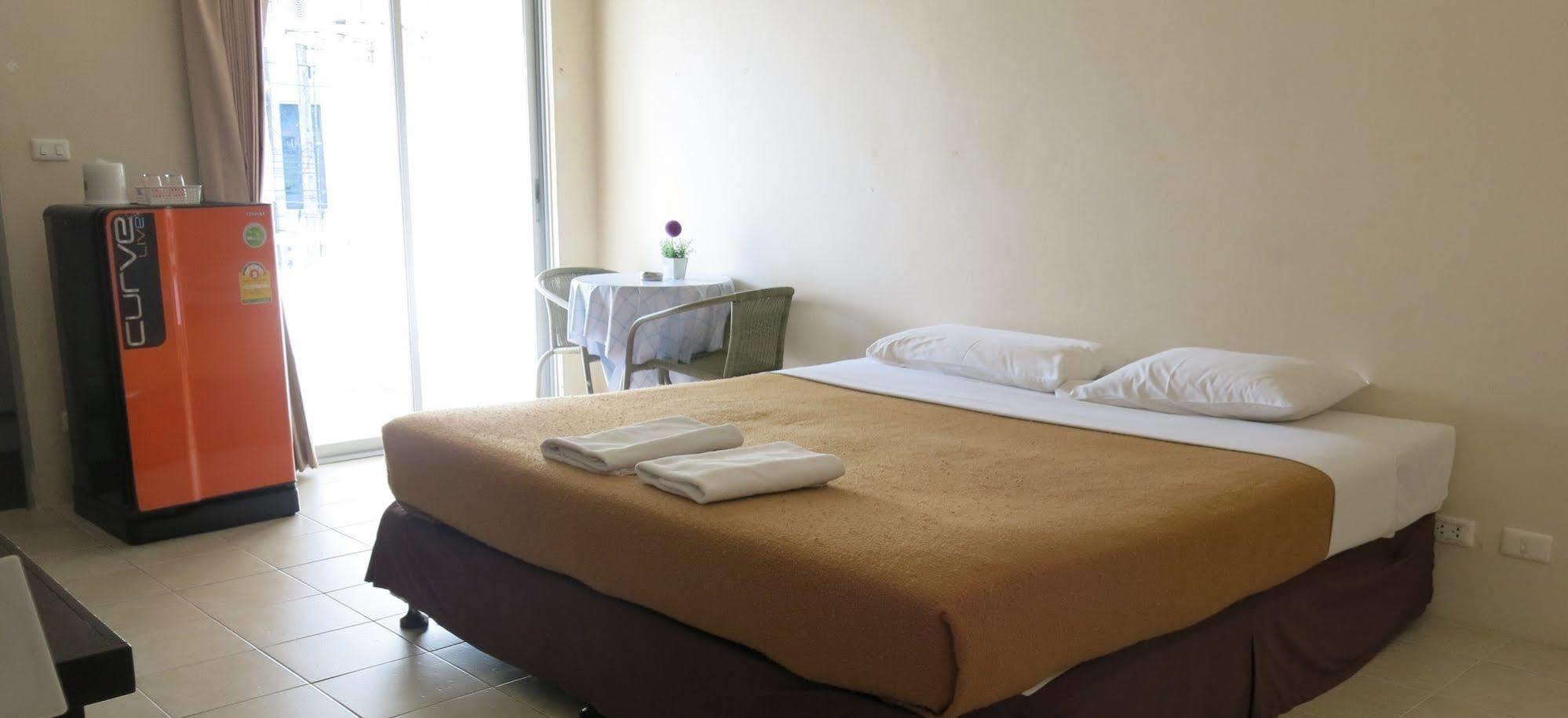 Ekkamon Apartment Phuket Esterno foto